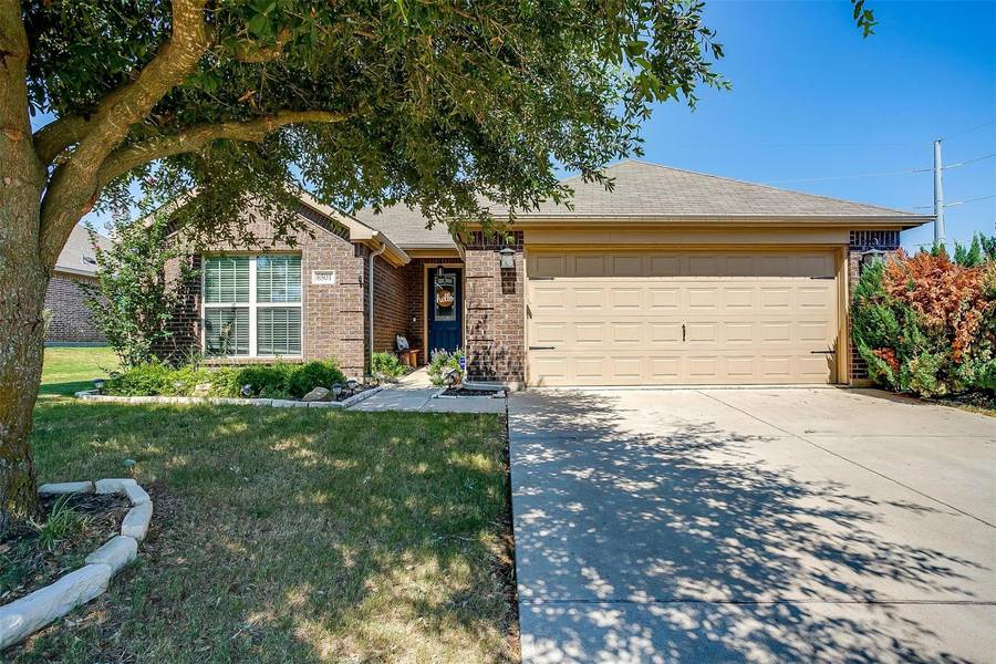 6501 Bluebird Meadows Drive, Burleson, TX 76058