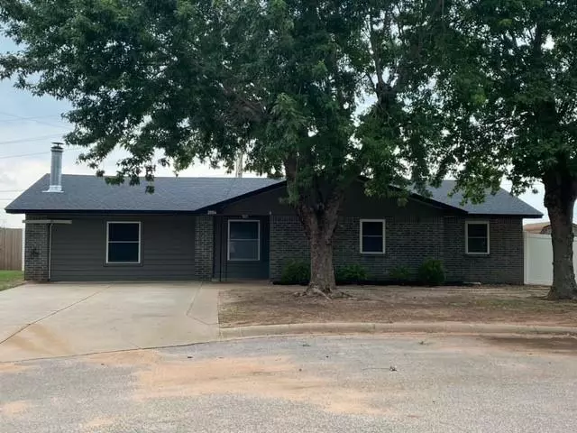 2004 Ridgeway Street, Weatherford, OK 73096