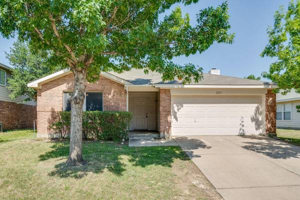 2217 Overlook Lane, Denton, TX 76207