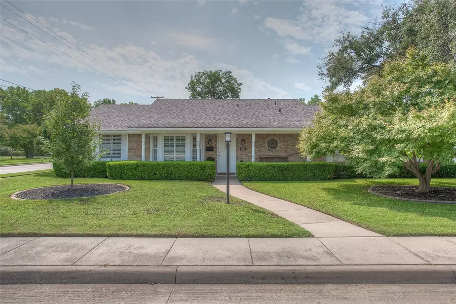 5701 Popken Drive, Westworth Village, TX 76114