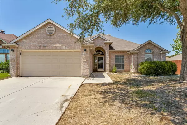 Arlington, TX 76018,2426 Whispering Creek Drive