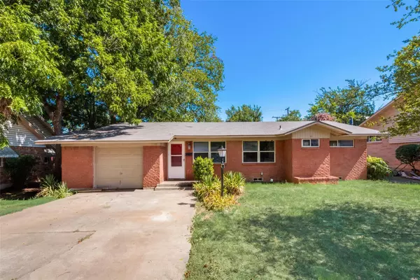 1309 Killian Drive,  Arlington,  TX 76013