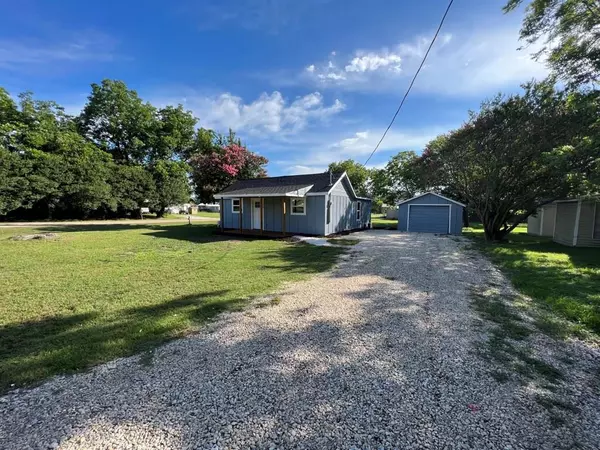 Hubbard, TX 76648,606 N Pecan Avenue