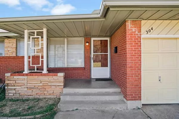 304 Leonard Lane, Midwest City, OK 73110