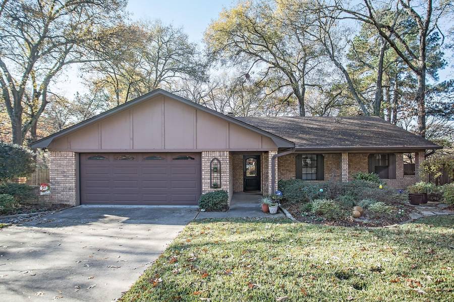 10857 Pinewood Drive, Tyler, TX 75703