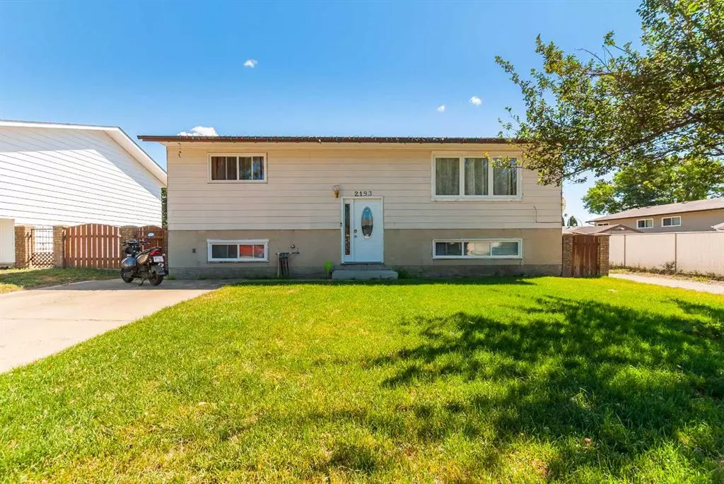 Medicine Hat, AB T1C 1J4,2193 Hawke CRES NE