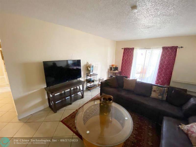 Lauderdale Lakes, FL 33311,3610 NW 21st St  #414