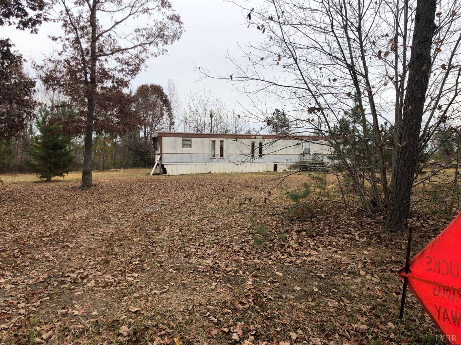 1958 Red House RD, Appomattox, VA 23963
