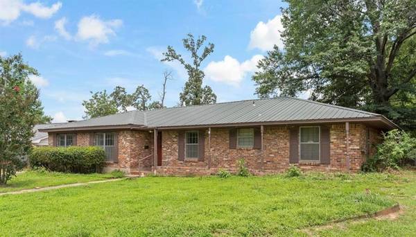 2845 Hubbard Street, Paris, TX 75460