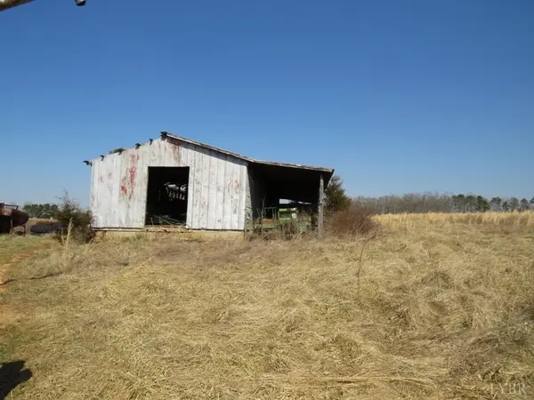 Nathalie, VA 24577,6062 Bull Creek RD