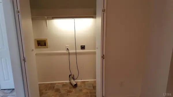 21 Valleywood DR, Forest, VA 24551