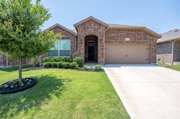 2428 Clay Creek Lane, Fort Worth, TX 76177