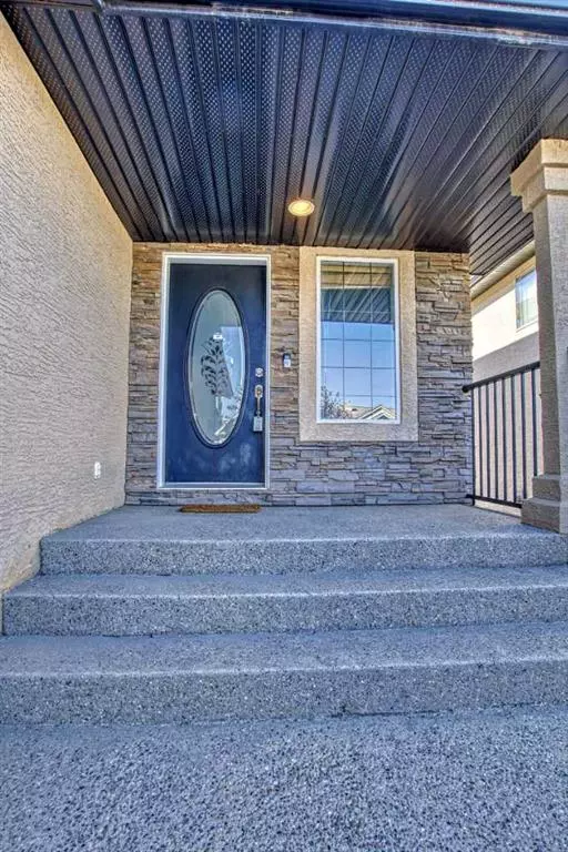 Calgary, AB T3G 5M1,102 Royal Ridge Rise