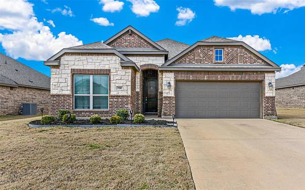 720 Waterford Way, Joshua, TX 76058