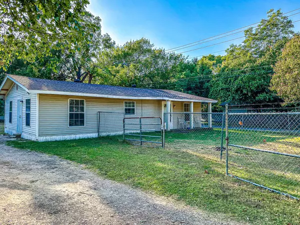 2912 Corsicana Street, Corsicana, TX 75110