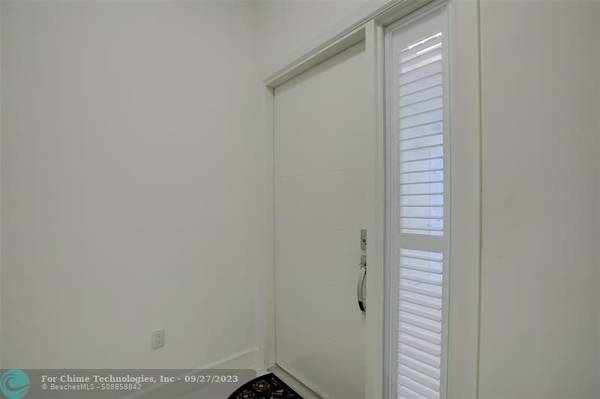 Hollywood, FL 33019,6100 N Ocean Dr  #2N