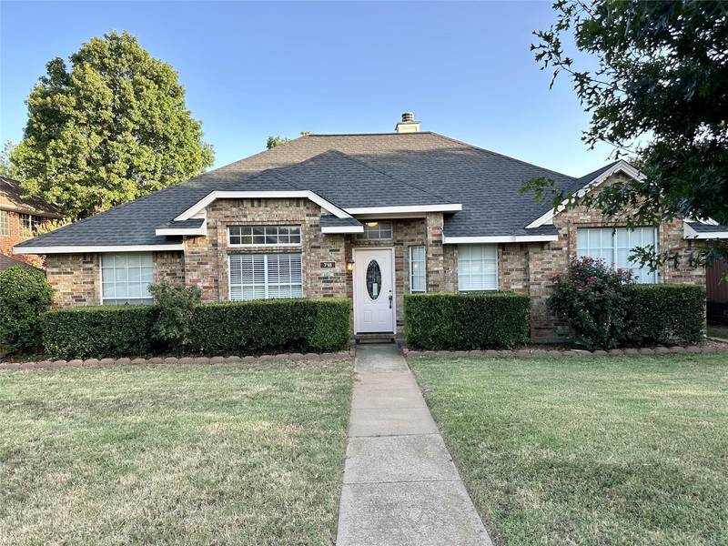 718 Blue Oak Drive, Lewisville, TX 75067