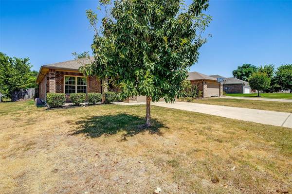 329 Cotton Drive, Mansfield, TX 76063