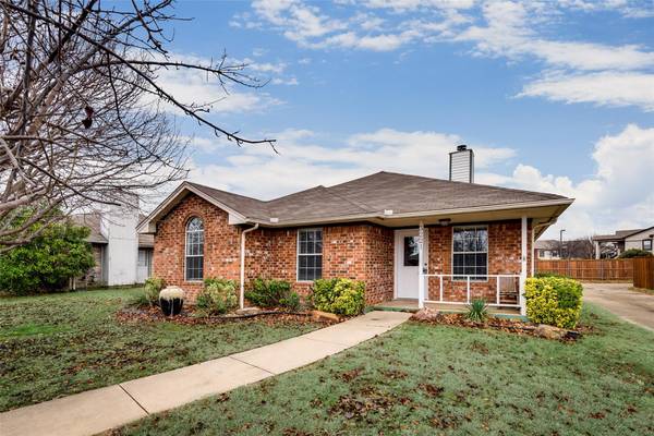 3221 Hollycreek, Denton, TX 76207