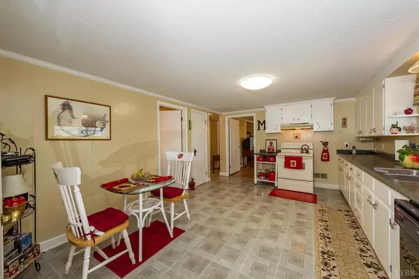 Goodview, VA 24095,6681 Horseshoe Bend RD