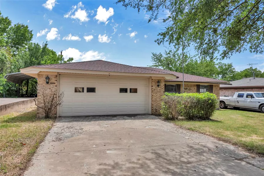 309 Jagoe Street, Krum, TX 76249