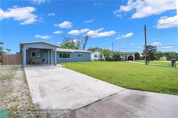 Davie, FL 33314,5620 SW 55th Ave