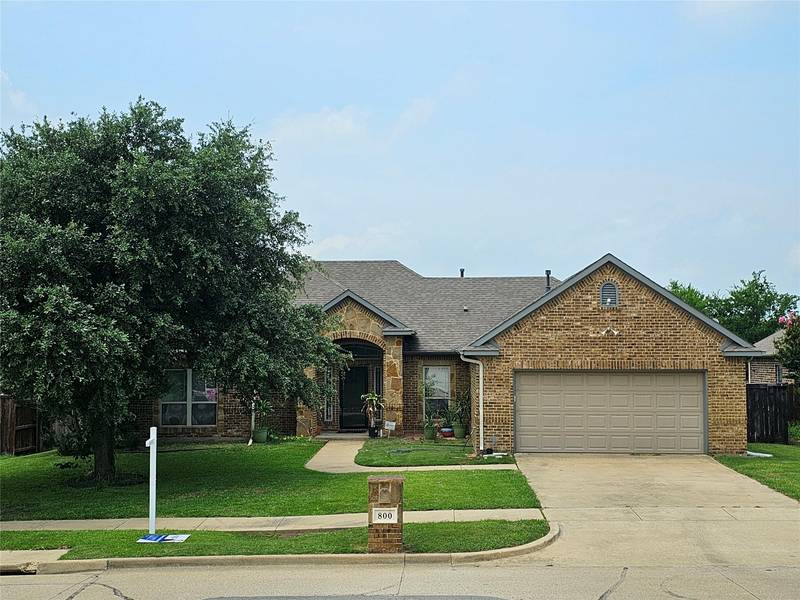 800 Woodcrest Drive, Ennis, TX 75119