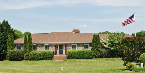 1155 Foxmoor PL, Forest, VA 24551