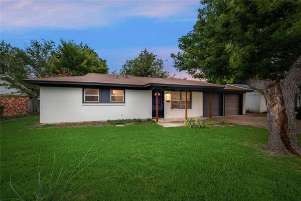 5224 Bonnie Wayne Street, Haltom City, TX 76117