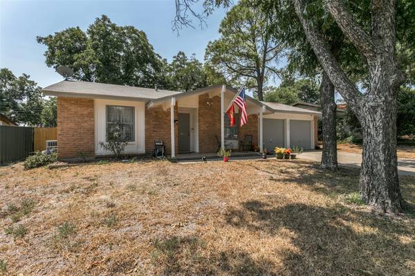 1311 Johns Drive, Euless, TX 76039