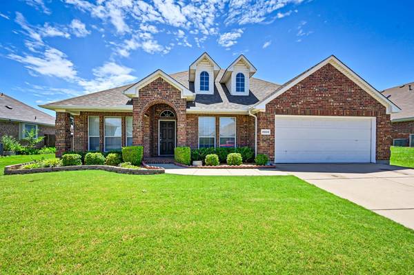 8004 Bonito Drive, Arlington, TX 76002