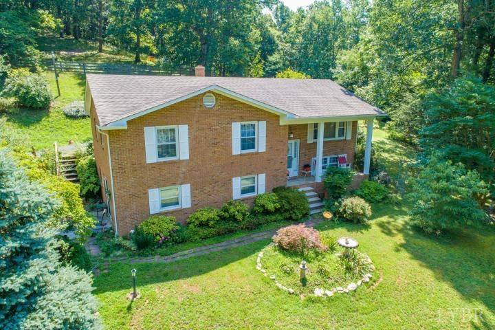 811 Arcadia RD, Buchanan, VA 24066