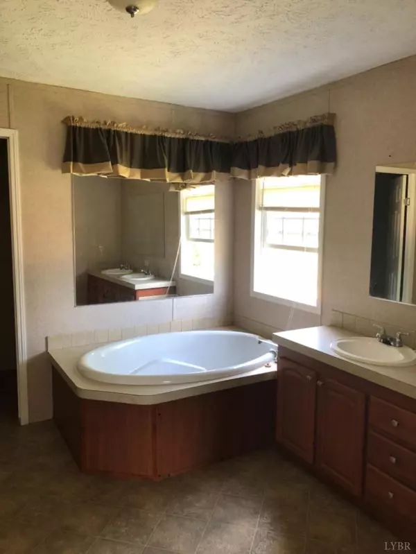 Gladys, VA 24554,690 Hughes RD