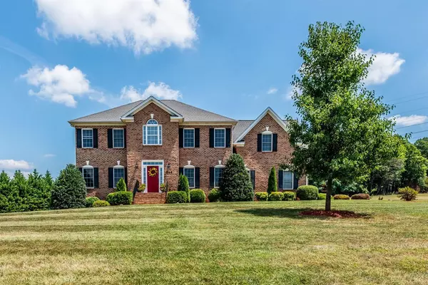 1349 Colby DR, Forest, VA 24551