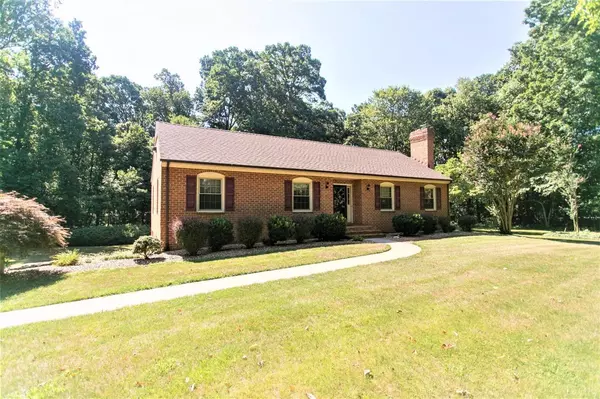 2892 Thomas Jefferson RD, Forest, VA 24551