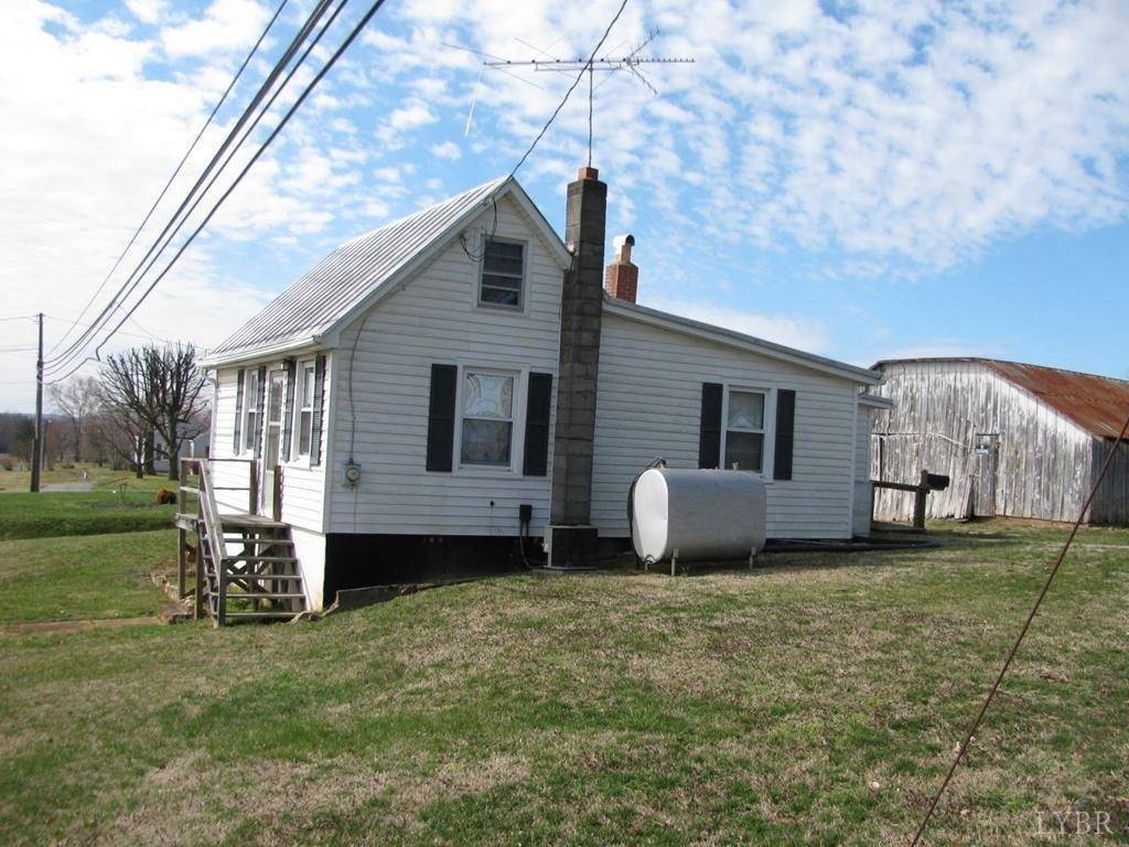 157 Highwayview RD, Hurt, VA 2463