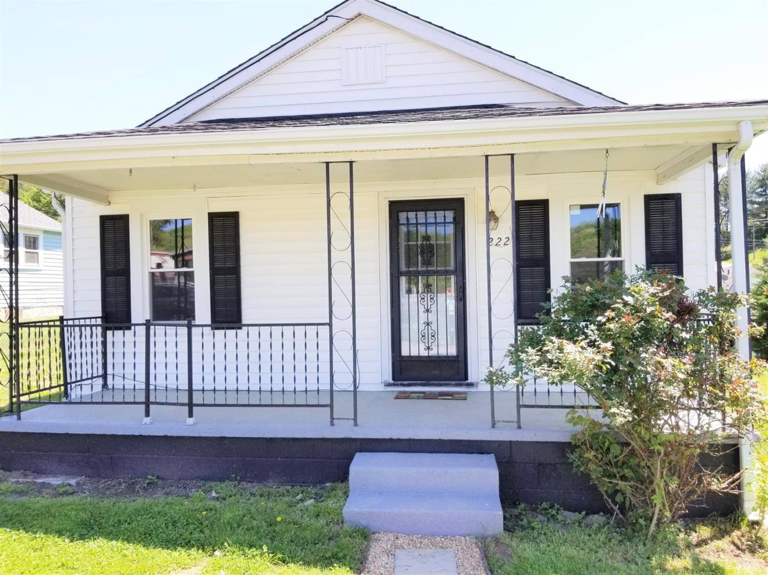 222 East 39th ST, Buena Vista, VA 24416