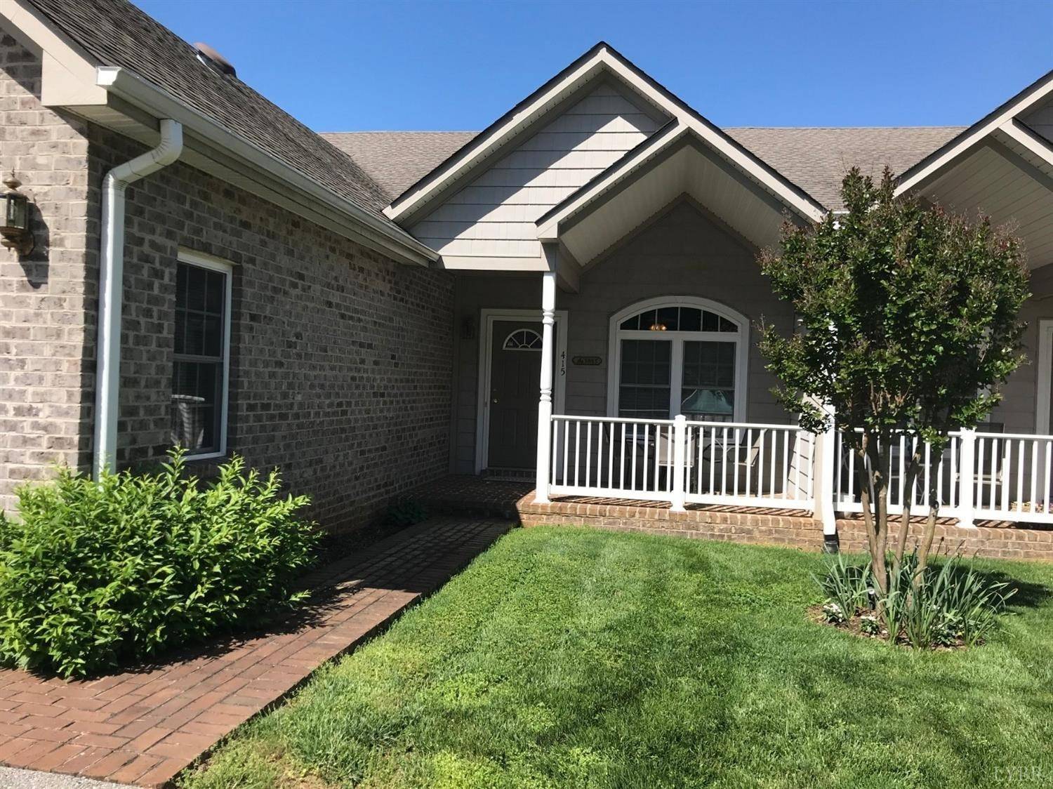 415 Heather LN, Huddleston, VA 24104