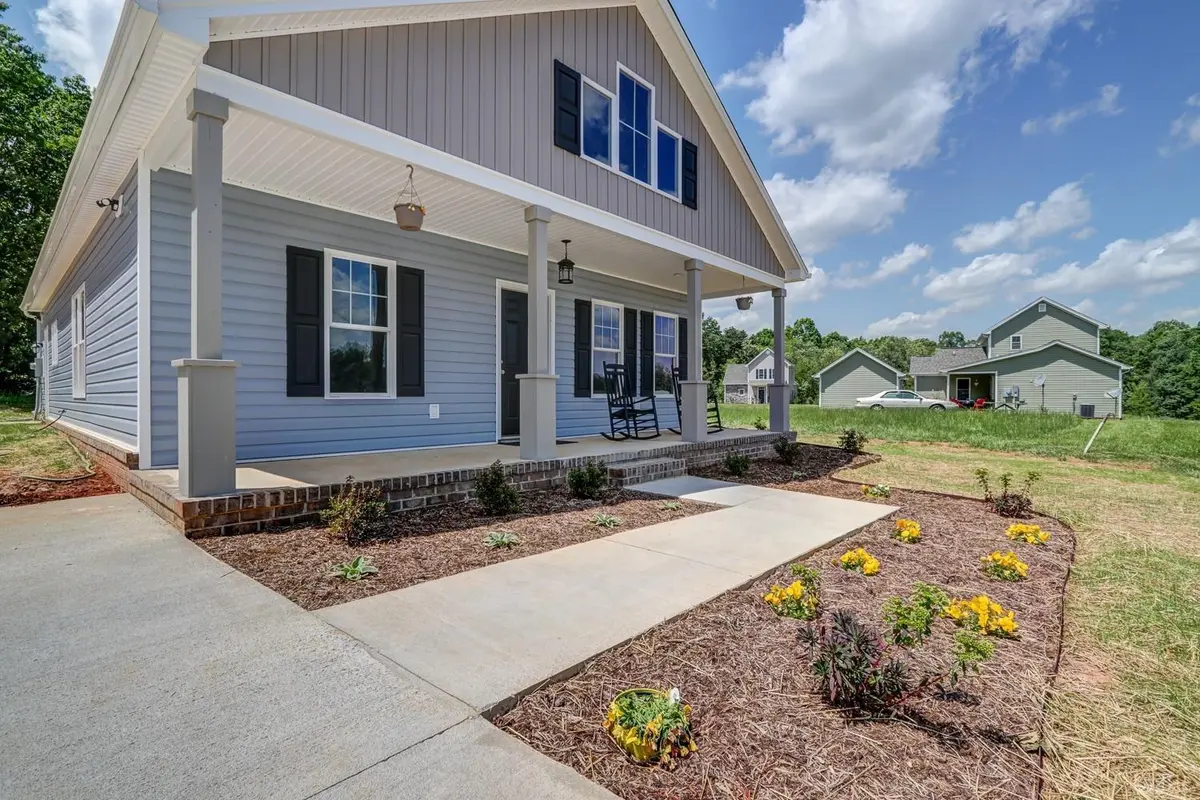 140 Dutch LN, Appomattox, VA 24522