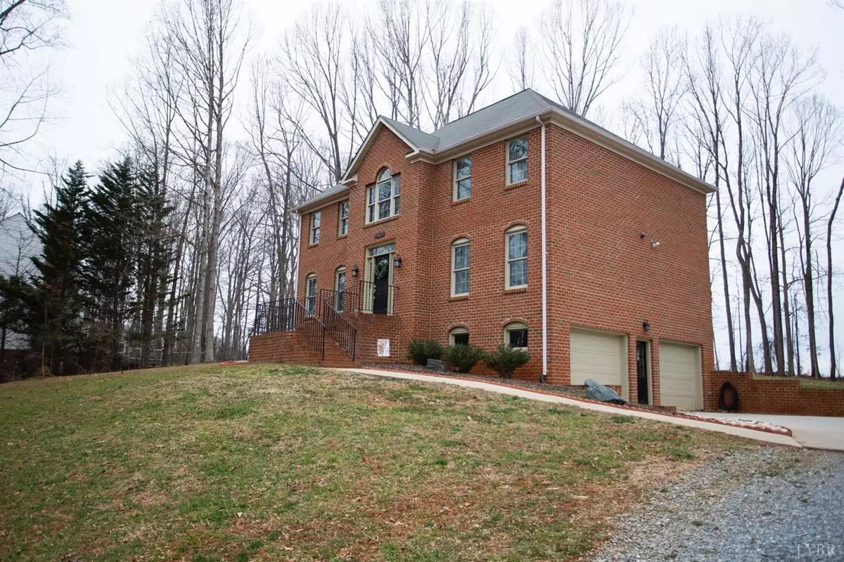 Forest, VA 24551,1165 Smoketree Drive