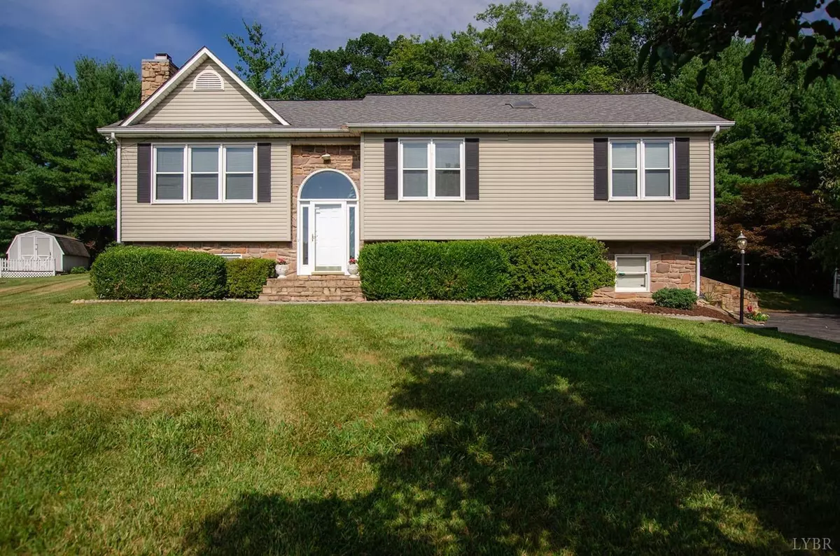 Vinton, VA 24179,104 Windermere CT