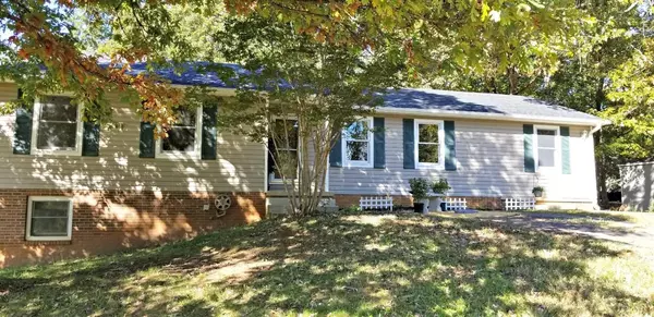 68 Rowland DR, Evington, VA 24550