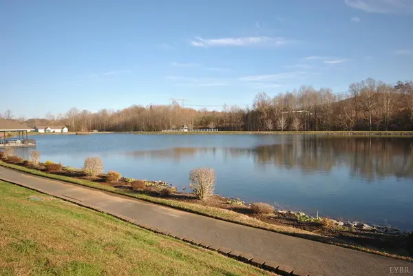 64 Shore Line DR, Lynchburg, VA 24501