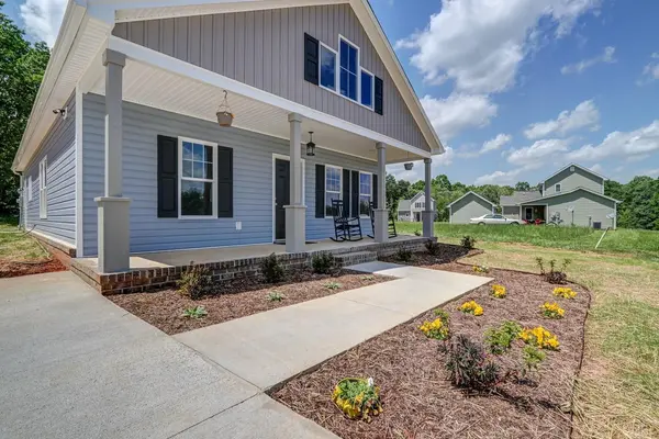 140 Dutch LN,  Appomattox,  VA 24522