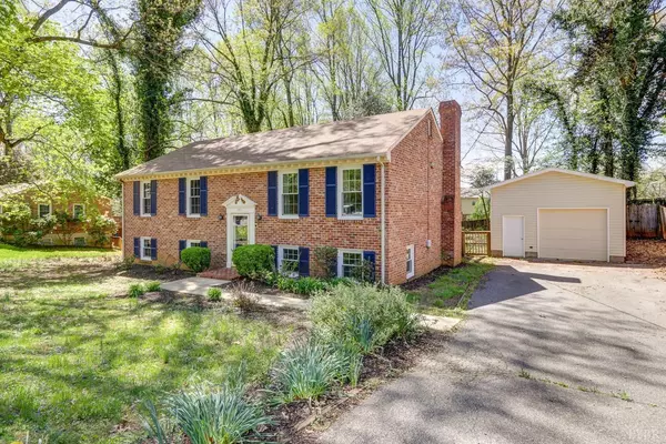 205 Simsbury LN, Forest, VA 24551