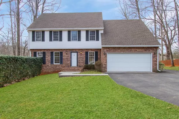 102 Fox Chase Ln, Forest, VA 24551