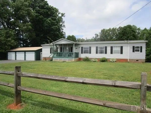 18 Armstrong CT, Martinsville, VA 24112