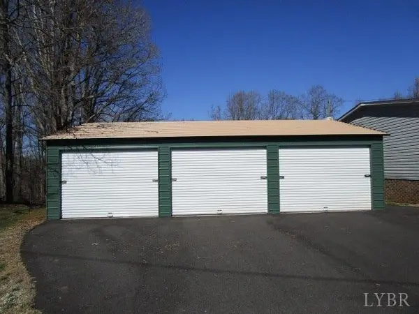 Martinsville, VA 24112,18 Armstrong CT