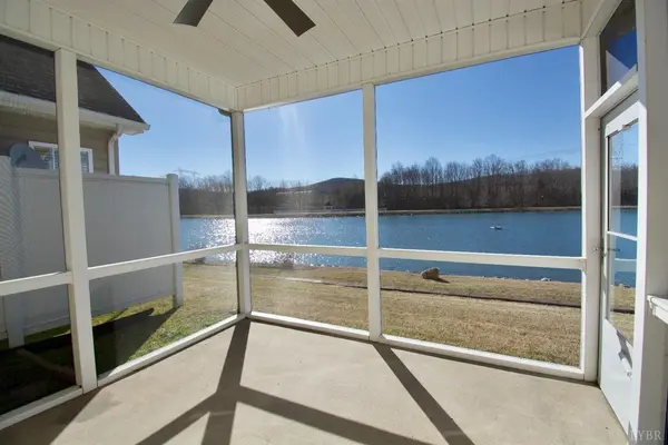 34 Shoreline DR, Lynchburg, VA 24501