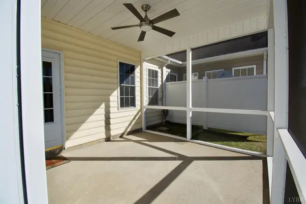 34 Shoreline DR, Lynchburg, VA 24501